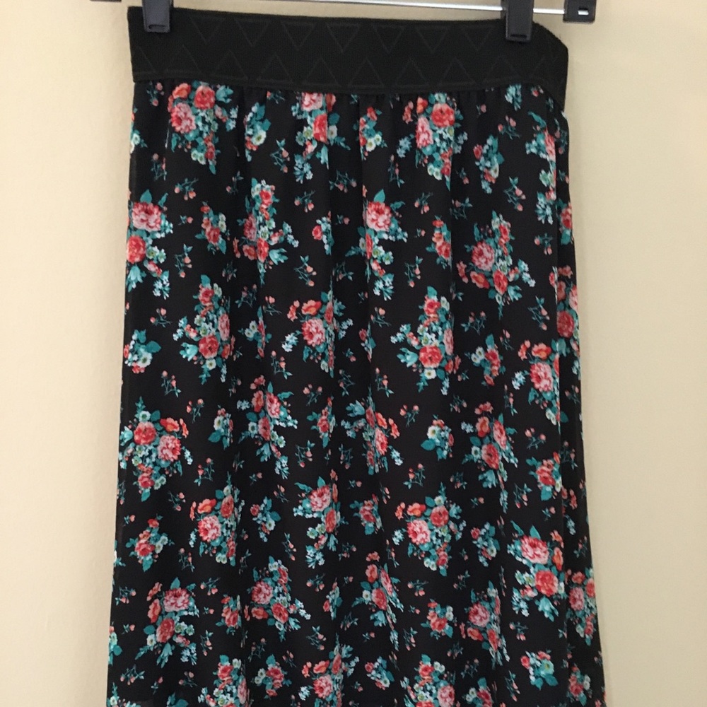 ❤️ Lularoe Lola Skirt